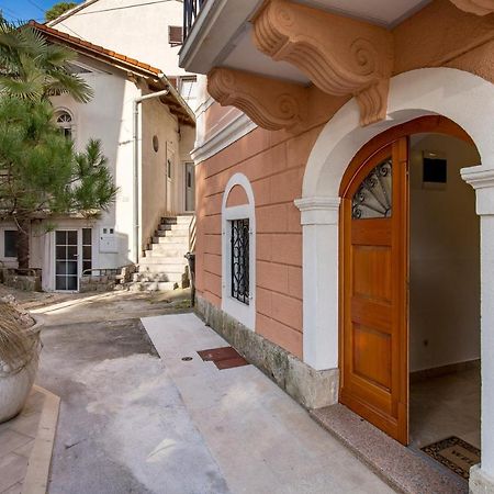 Beautiful Apartment House On The Seaside Ika Exterior photo