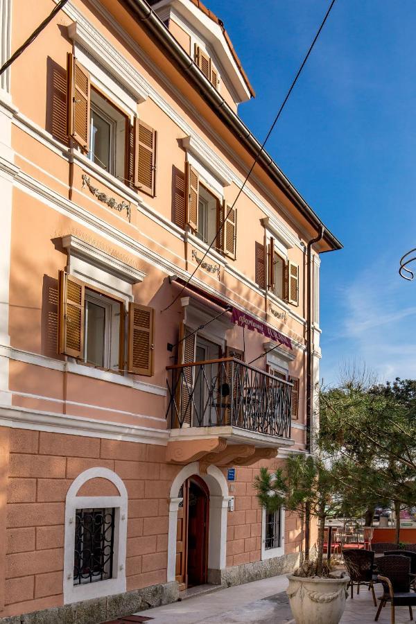 Beautiful Apartment House On The Seaside Ika Exterior photo