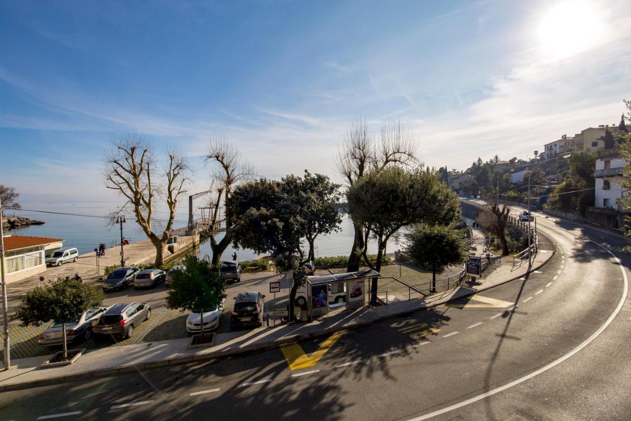 Beautiful Apartment House On The Seaside Ika Exterior photo